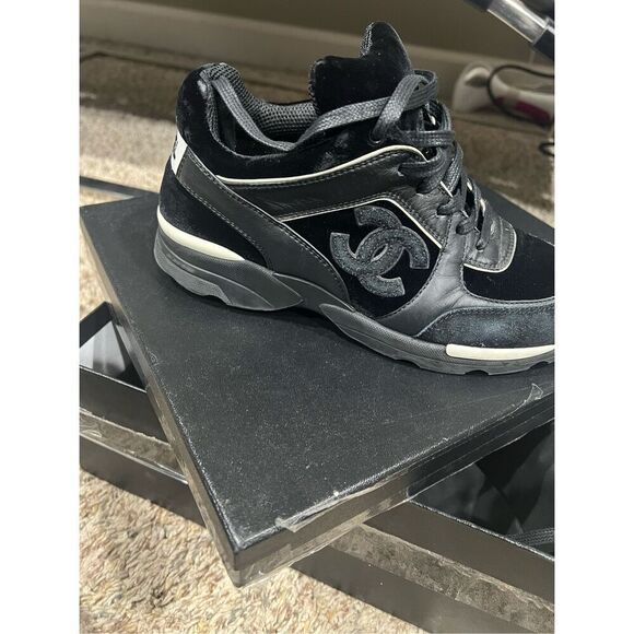 Chanel black sneakers size 36 - Picture 3 of 15